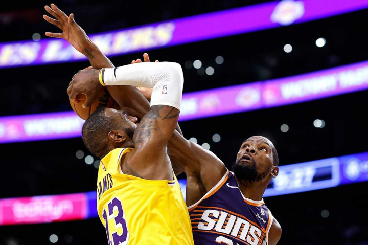Duel Dua Veteran NBA, Lakers Menang atas Suns 100-95