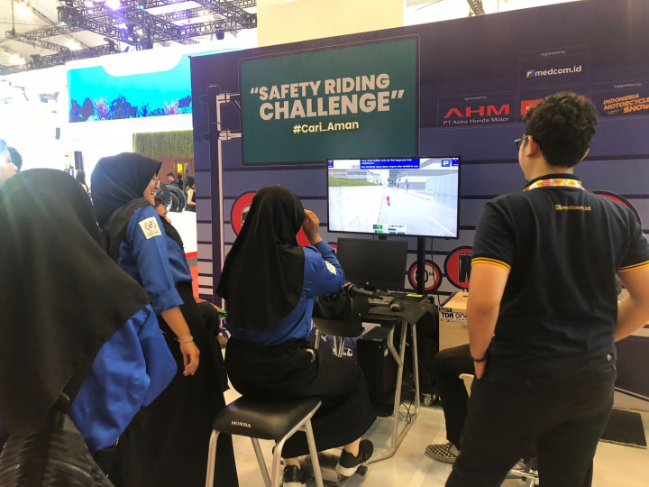 Pelajar Serbu Booth Medcom di IMOS+ 2023