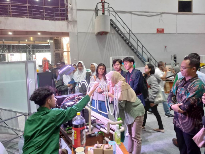 Masyarakat Antusias Kunjungi Pameran Penyelenggaraan Pelatihan dan Produksi Vokasi Kemenaker