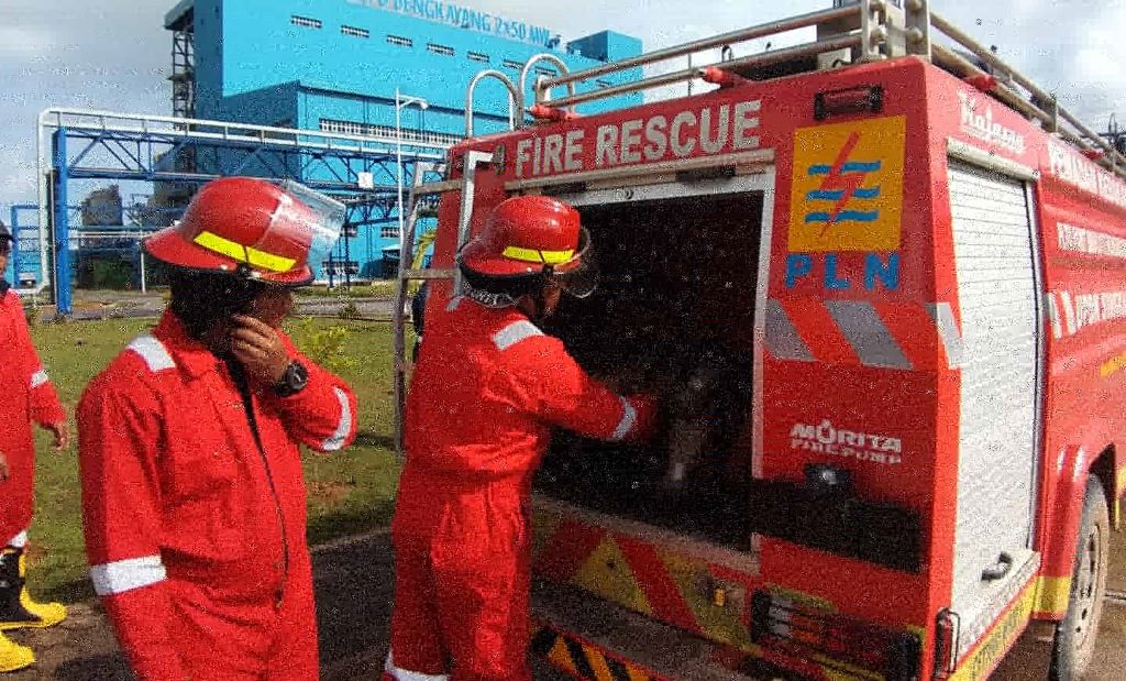 PLN Indonesia Power mengerahkan personel hingga peralatan untuk mengatasi karhutla. Foto: Dok istimewa