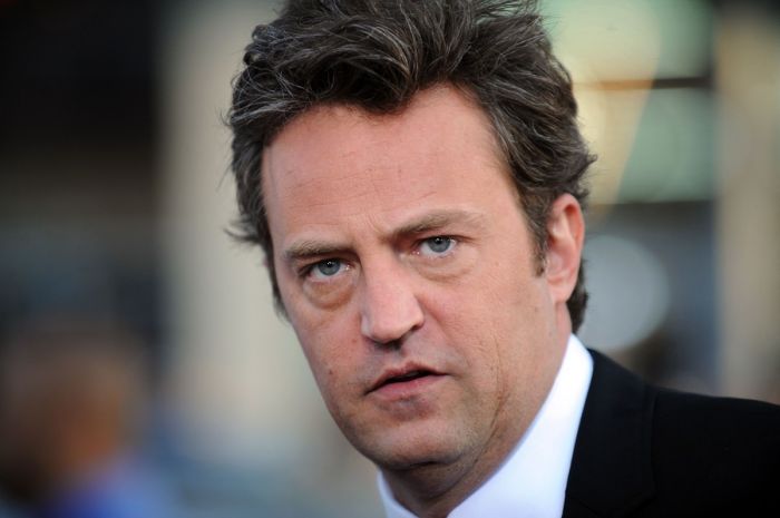 Matthew Perry Aktor Chandler di Serial FRIENDS Meninggal di Usia 54 Tahun, Ini Perjalanan Kariernya