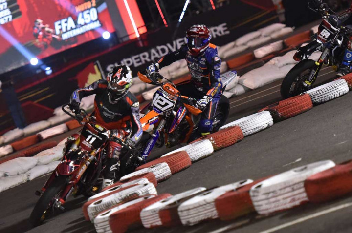 Bertarung Seru, Farudilla Adam Juara Umum di Kejurnas Supermoto