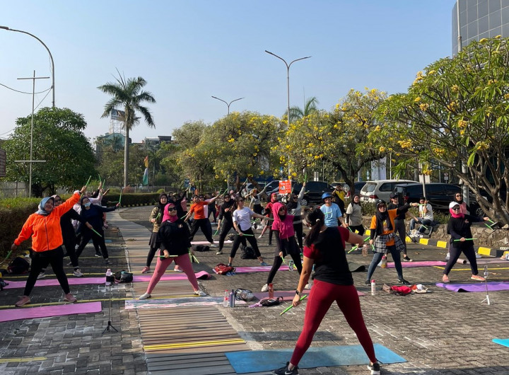 Komunitas Poundfit Makin Berkembang di Indonesia