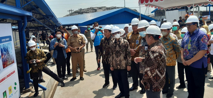 Resmi Beroperasi, Listrik PLTSa Putri Cempo Langsung Disalurkan ke Warga