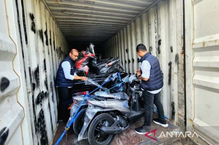 Ekspor Puluhan Motor dan Mobil Ilegal ke Timor Leste Digagalkan