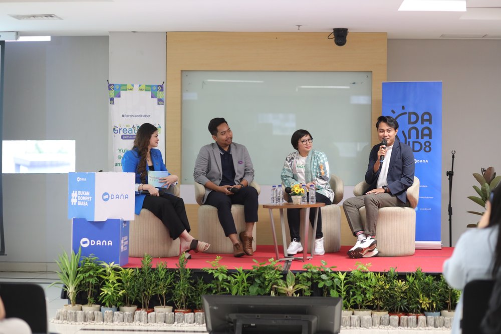 [Kiri-Kanan] Host, Rangga Wiseno - Chief Product DANA Indonesia, Nita Felia Pambudi - COO Great Nusa, Andi Kurniawan - Content Creator. Dok. Ist