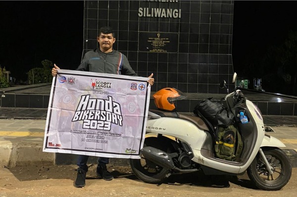 Gokil! Pria Ini Touring dari Aceh ke Malang Naik Scoopy