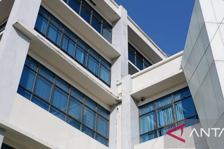 Kerusakan Gedung Kantor Gubernur NTT usai Gempa, Retak hingga Plafon Lepas