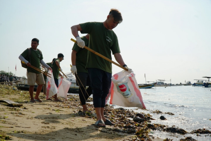 Semangat World Sustainability Day demi Pantai Bali yang Lebih Bersih