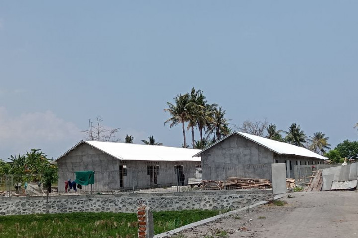 Hunian Sementara Milik Nelayan di Mataram Rampung Dibangun