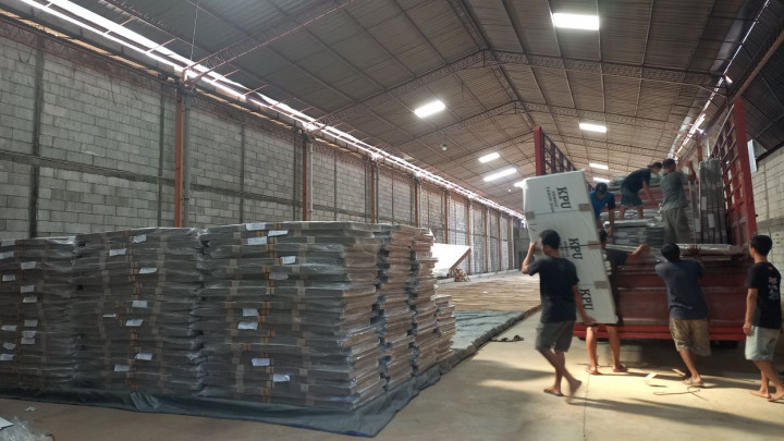 13.960 Bilik Suara Pemilu 2024 Tiba di Jepara