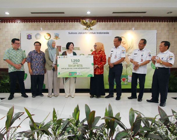 PKK dan DWP Jakarta Selatan beserta Teh Cap Botol meluncurkan program SERASI. (Foto: Dok. Istimewa)