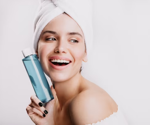 Toner yang menghidrasi yang mengandung gliserin atau shea butter adalah pilihan terbaik. (Foto: Ilustrasi. Dok. Freepik.com)