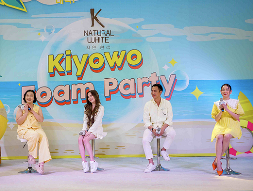 Sejumlah pembicara dalam acara talkshow bertajuk ‘Unlocking Your Kwang Skin Beauty’. (Foto: Dok.Istimewa)