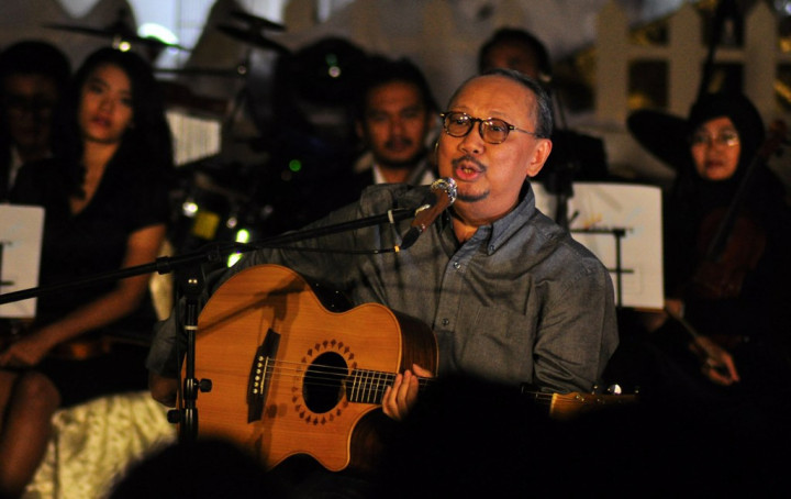 Lirik Lagu Titip Rindu Buat Ayah Ciptaan Ebiet G Ade dan Maknanya