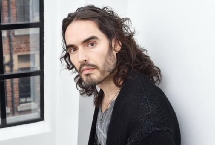 Russell Brand Diduga Lakukan Pelecehan Seksual di Lokasi Film Arthur