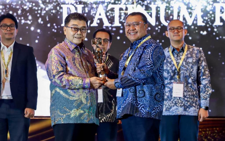 Terapkan Prinsip Keberlanjutan, bank bjb Raih Platinum Rank Asia Sustainability Reporting Rating 2023