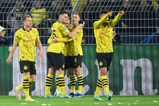 Para pemain Borussia Dortmund merayakan gol ke gawang Newcastle United. (INA FASSBENDER / AFP)