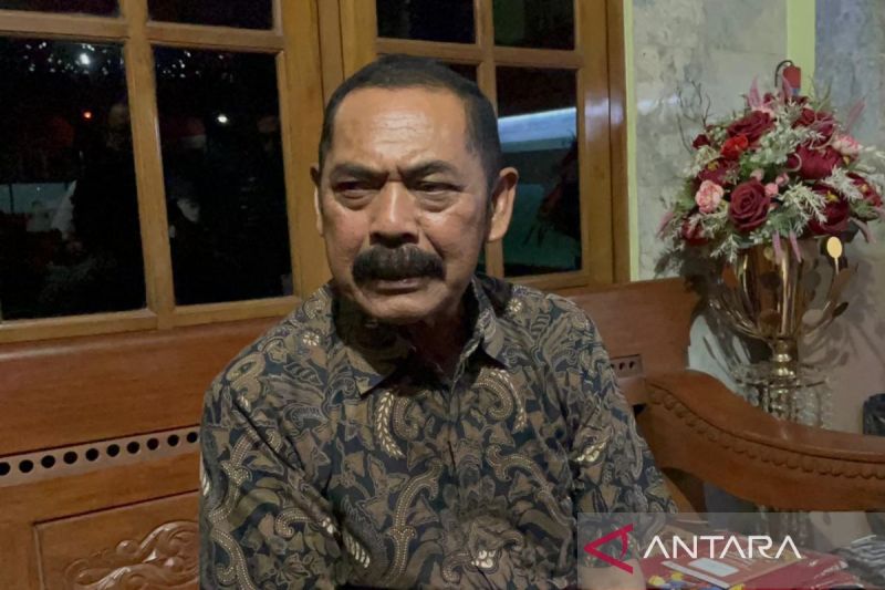 FX Rudy Pertanyakan Keberadaan Anggota Polisi di Kantor DPC PDIP Solo
