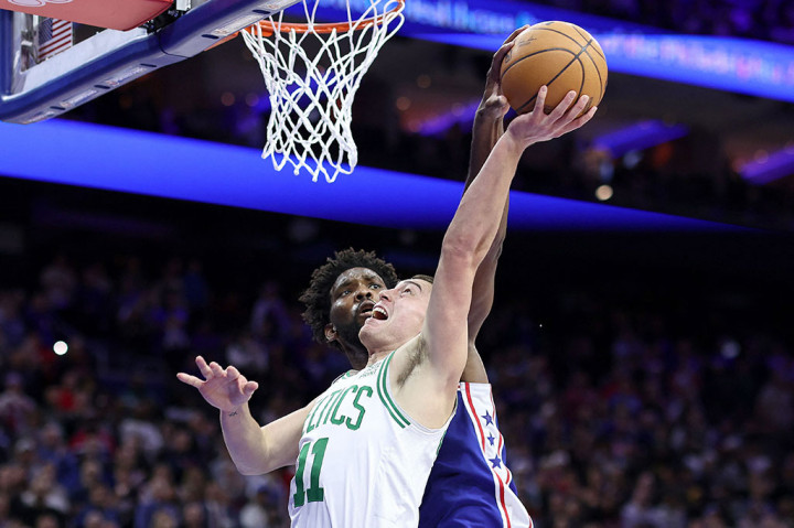 Menang Lagi, 76ers Geser Celtics di Puncak