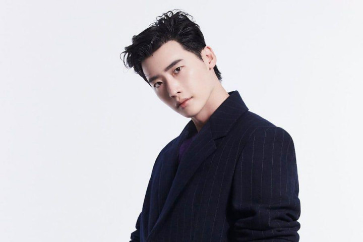 Pindah Agensi, Lee Jong Suk Bakal Dirikan Perusahaan Produksi Sendiri