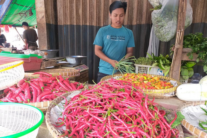Permintaan Tinggi, Harga Kebutuhan Pokok Merangkak Naik