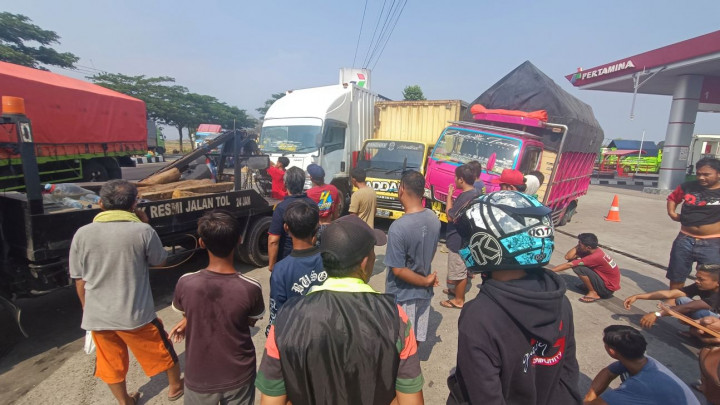 6 Truk Terlibat Kecelakaan Beruntun di Cirebon