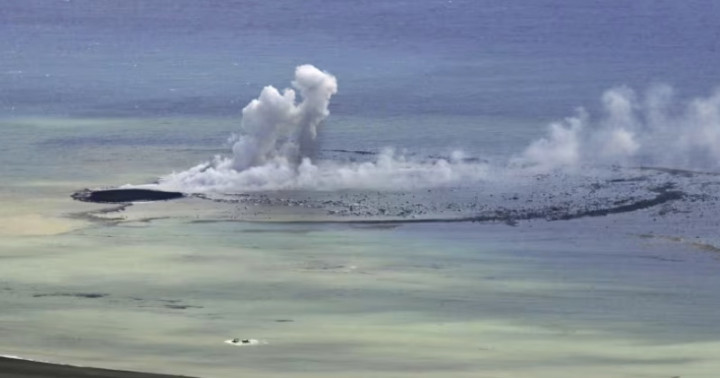 Pascaerupsi Gunung Api Bawah Laut, Muncul Pulau Baru di Jepang