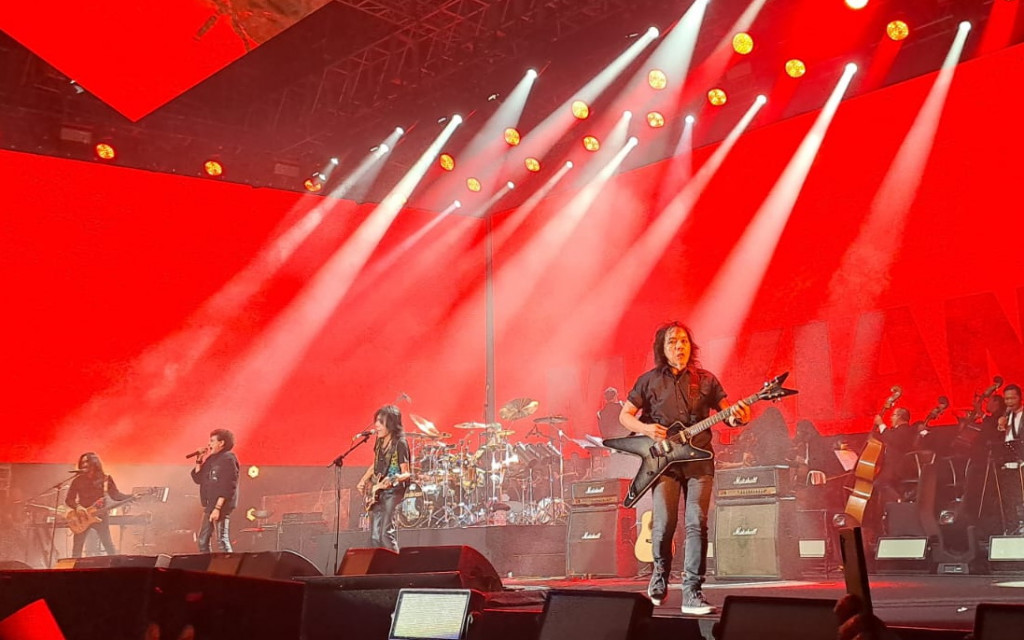 Konser Emas 50 Tahun God Bless (Foto: medcom/elang)