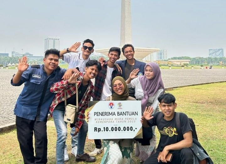 Berkat Limbah Kulit Jeruk, Mahasiswa Unesa Raih Penghargaan Kemenpora