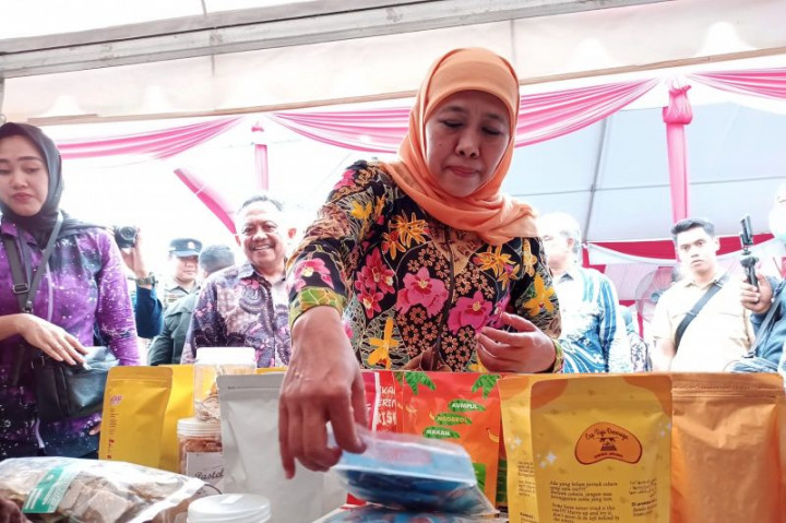 Khofifah Klaim Angka Kemiskinan di Jatim Turun Signifikan