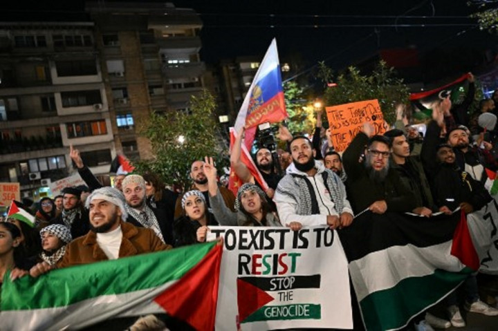 Hentikan Genosida! Ribuan Demonstran di Balkan Barat Dukung Palestina