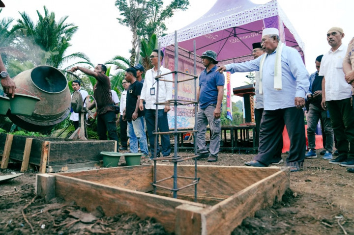 Bahu-membahu Hadirkan Air Bersih di Weda