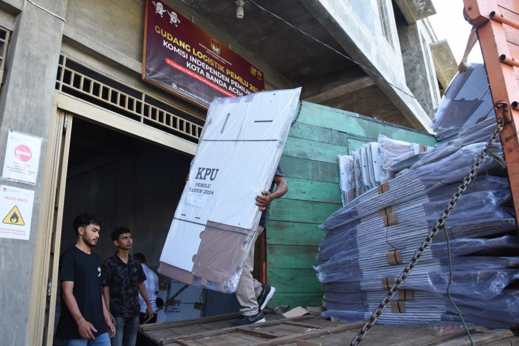 KIP Banda Aceh Terima 2.358 Kotak Suara Tahap 2