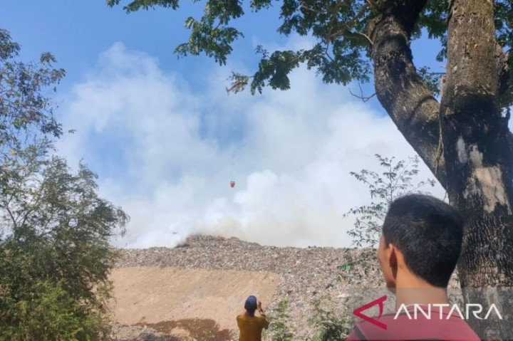 Tumpukan Sampah di TPA Suwung Bali Dibongkar hingga Titik Terbawah