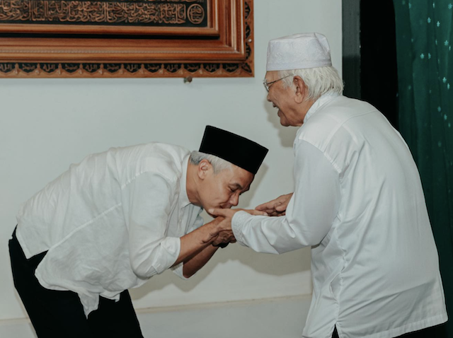 Ganjar-Mahfud Sowan ke Gus Mus, Datang Sendiri-sendiri dan Gelar Pertemuan Tertutup