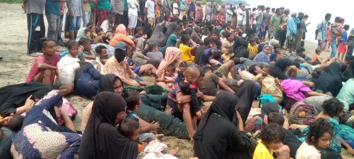 196 Pengungsi Rohingya Terdampar di Pantai Kalee Laweung Aceh