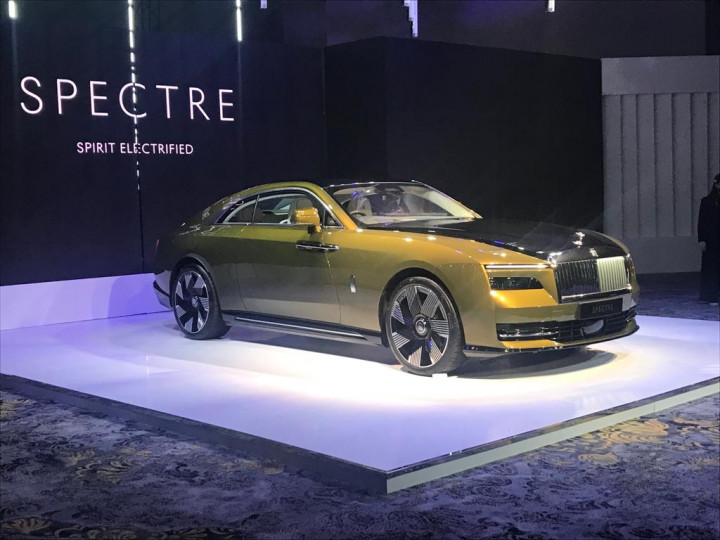 Melantai di Indonesia, Intip Keistimewaan Mobil Listrik 'Sultan' Rolls-Royce Spectre