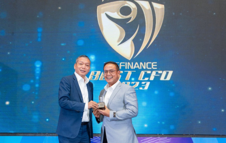 Direktur Keuangan & Strategi Bank DKI, Romy Wijayanto Kembali Raih Penghargaan sebagai The Best CFO