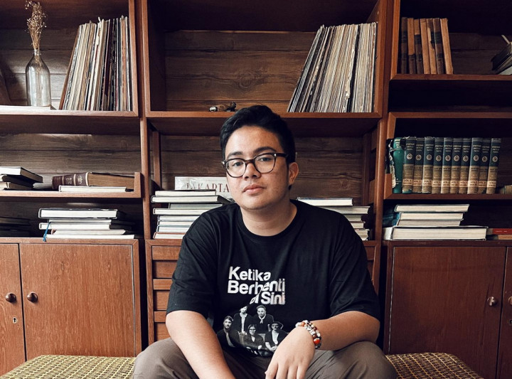 Pakai Baju Dewa 19 di Konser Coldplay, Umay Shahab: Biar Chris Martin Lihat!