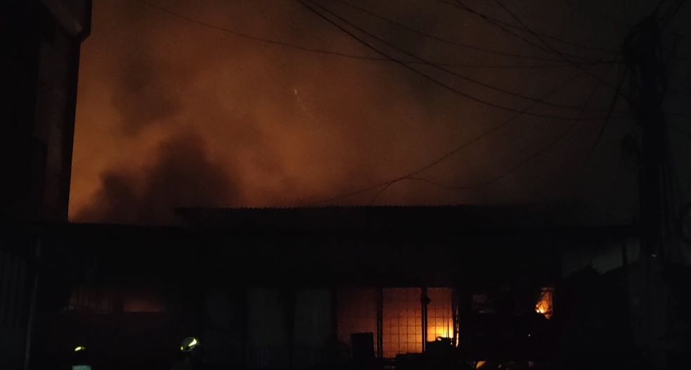 Kebakaran Lapak Mebel di Pondok Bambu, 19 Mobil Damkar Dikerahkan