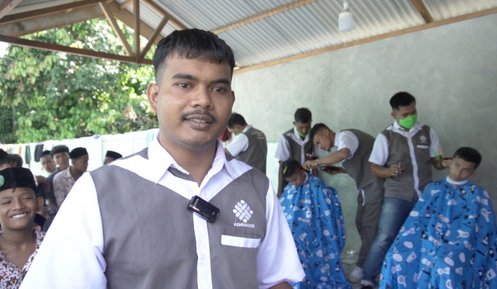 Berlatih Menjadi Barber Profesional dari Nol di Aceh Barat