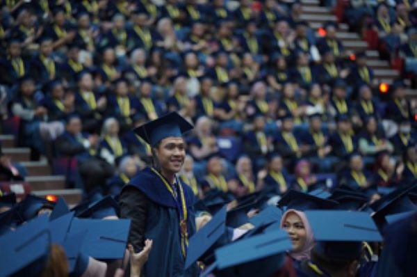 Kenalan dengan Fachriza Andhika Putra, Wisudawan dengan IPK Tertinggi di ITB
