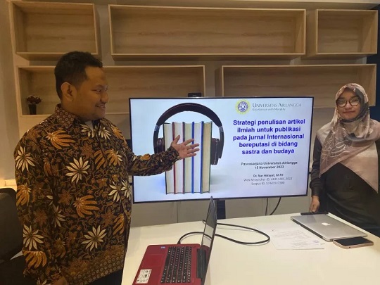 Mau Artikel Ilmiah Tembus Jurnal Internasional? Ini Strateginya!