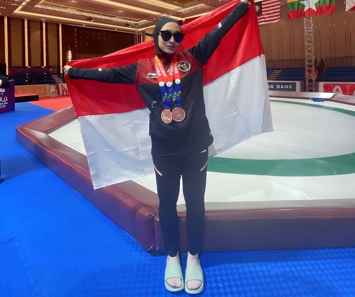 Kado Sepatu Almarhum Ayah Antarkan Deslya Jadi Atlet Pencak Silat