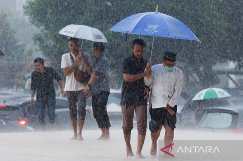 Hujan Lebat Berpotensi Turun di Sejumlah Provinsi Hari Ini