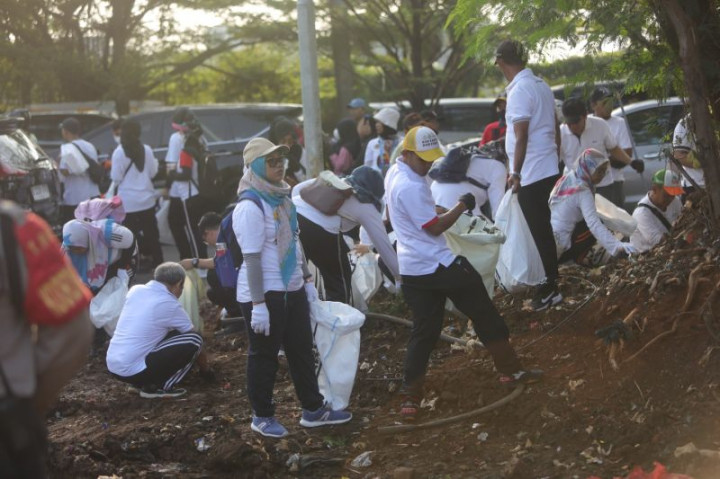 Antisipasi Banjir, Pemprov DKI Keruk Sungai dan Waduk