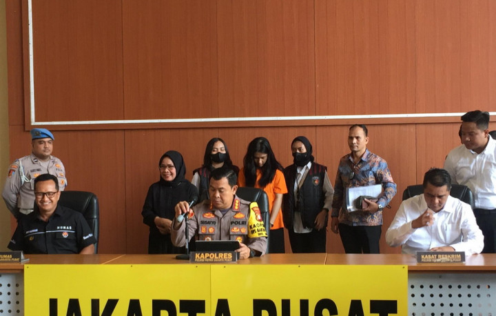 Ghisca Debora Liburan ke Luar Negeri Pakai Uang Hasil Penipuan Tiket Coldplay