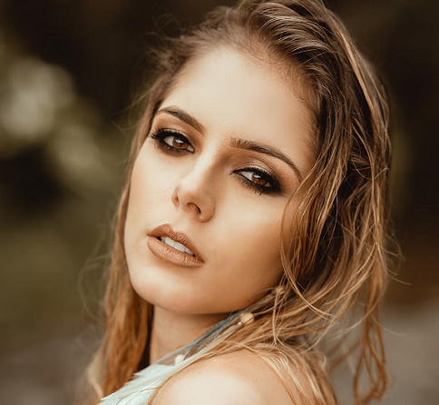 Tutorial Merias Wajah Sesuai Bentuk Mata yang Mudah Ditiru!