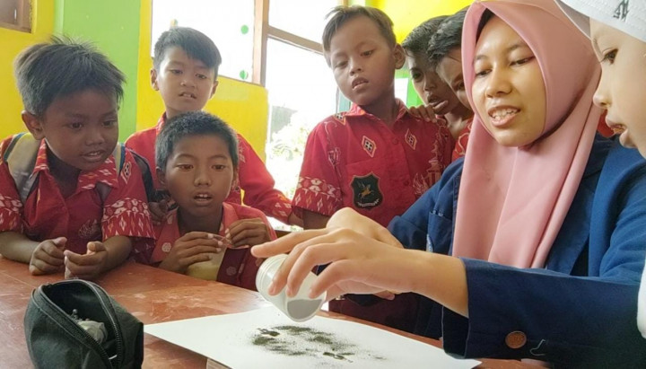 Kampus Mengajar Antar Athi dari Pelosok Madura ke Inggris
